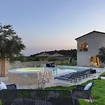 Villa Paradiso *