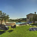 Paradiso Villa