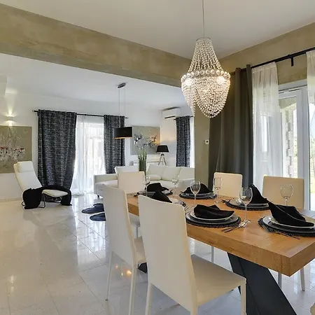 Villa Paradiso *